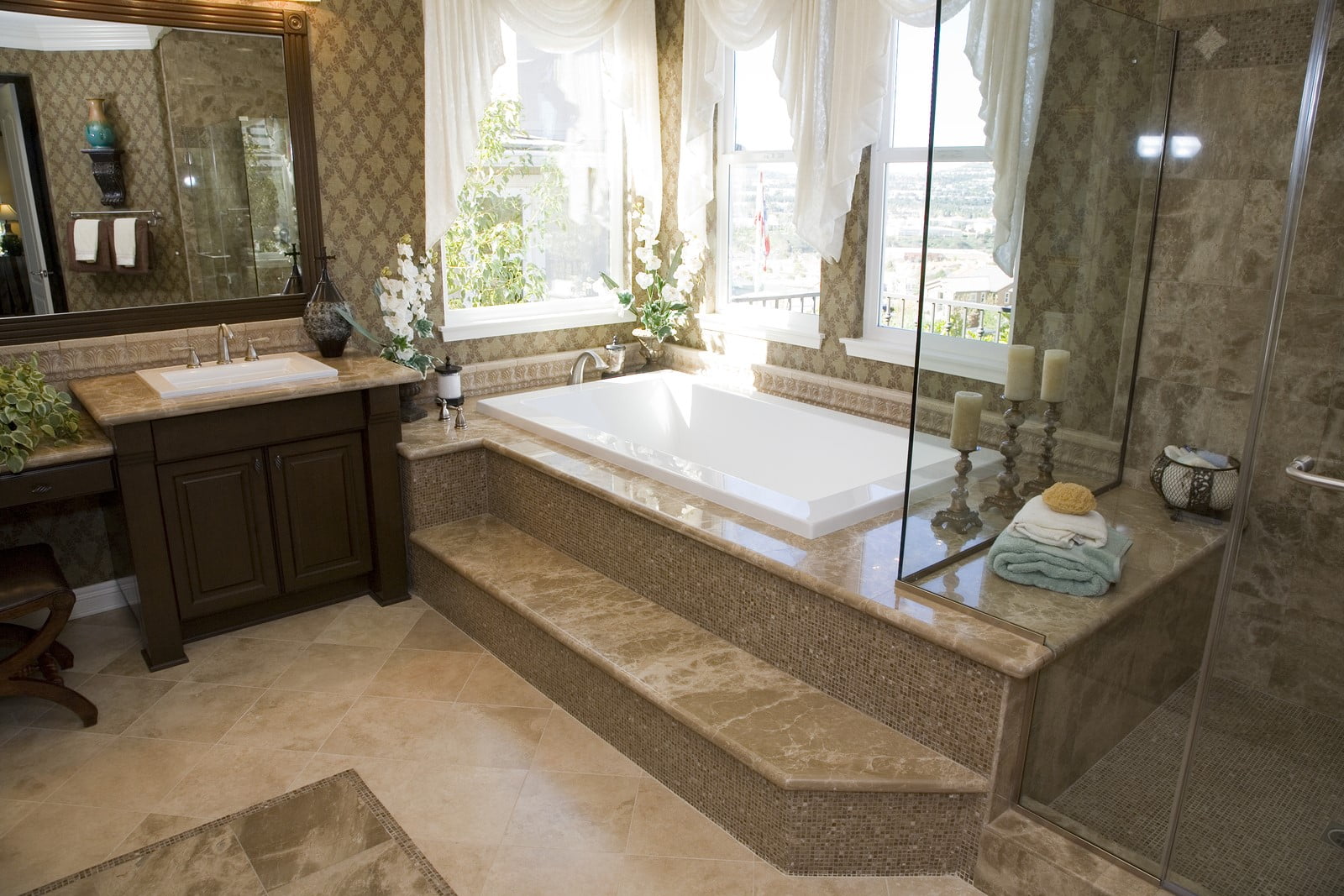 LUXURY BATHROOM